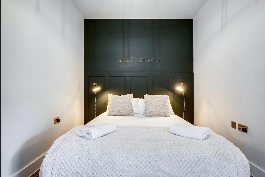 Giant Savings On Long Stays B1 Living, Enquire Now Бирмингем Экстерьер фото